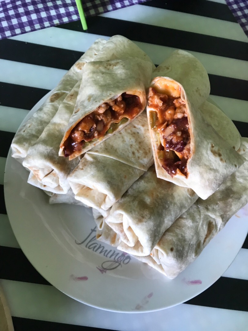Тортилья с мясной начинкой