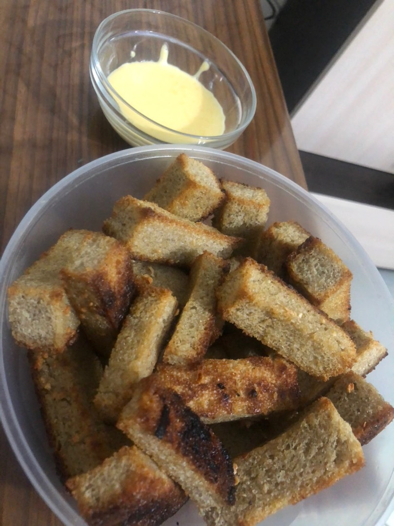 Гренки с чесноком из черного хлеба — пошаговый рецепт | luchistii-sudak.ru