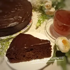 Шоколадный пирог с вишней и шоколадом 