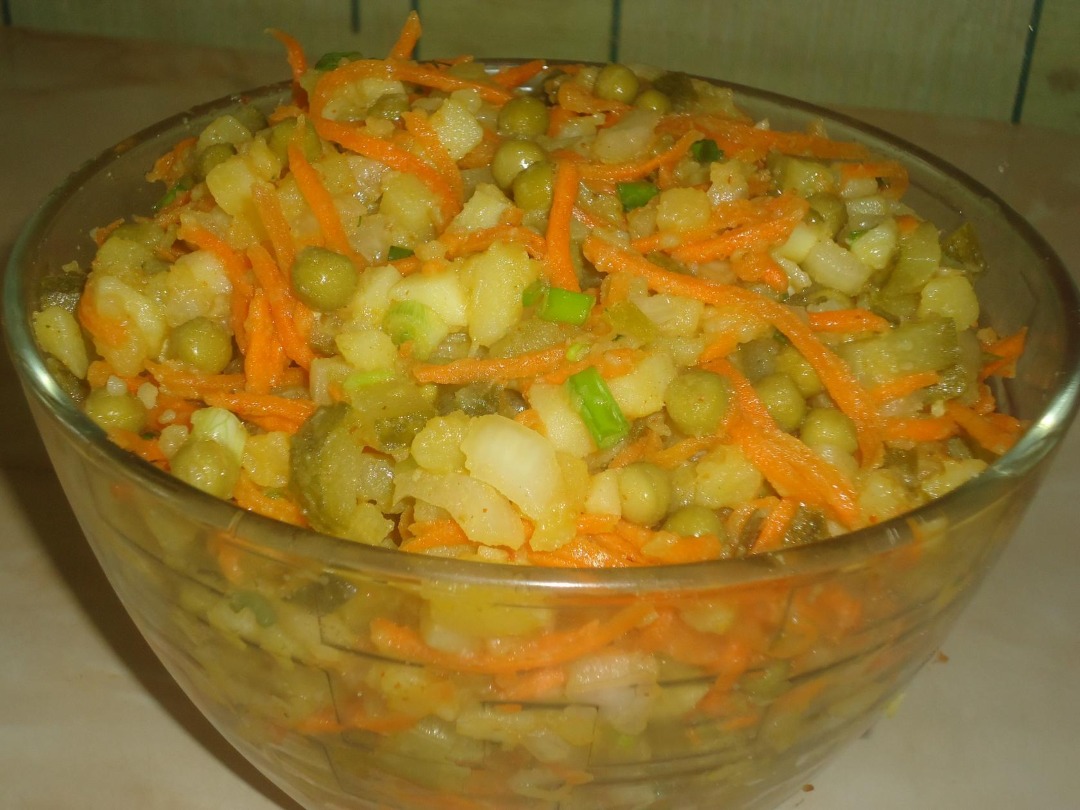 Картофельный салат с корейской морковью