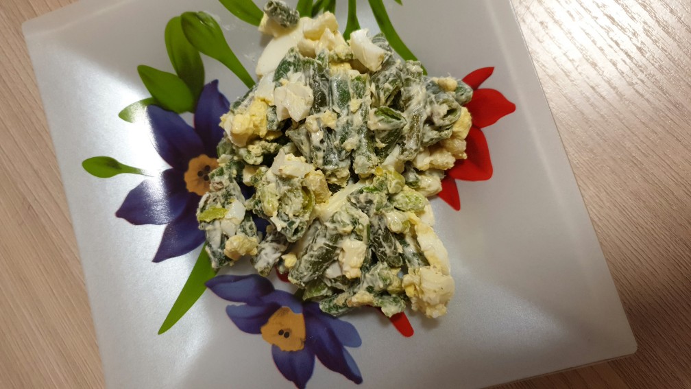 Салат с яйцом и фасолью