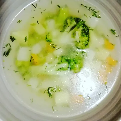 Суп с брокколи и зеленым горошком