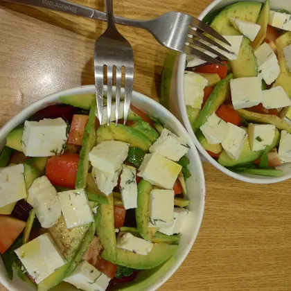 Салат из рукколы, авокадо и свеклы 🥗
