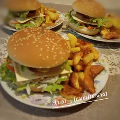 Бургер с куриной котлетой