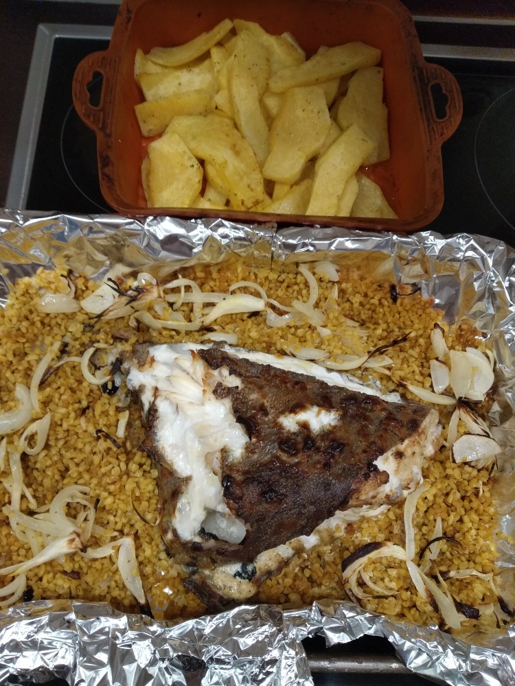Дори запеченная с булгуром и тыквой