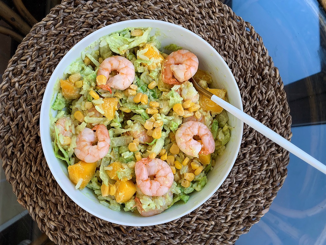 Тропический салат с креветками 🥥