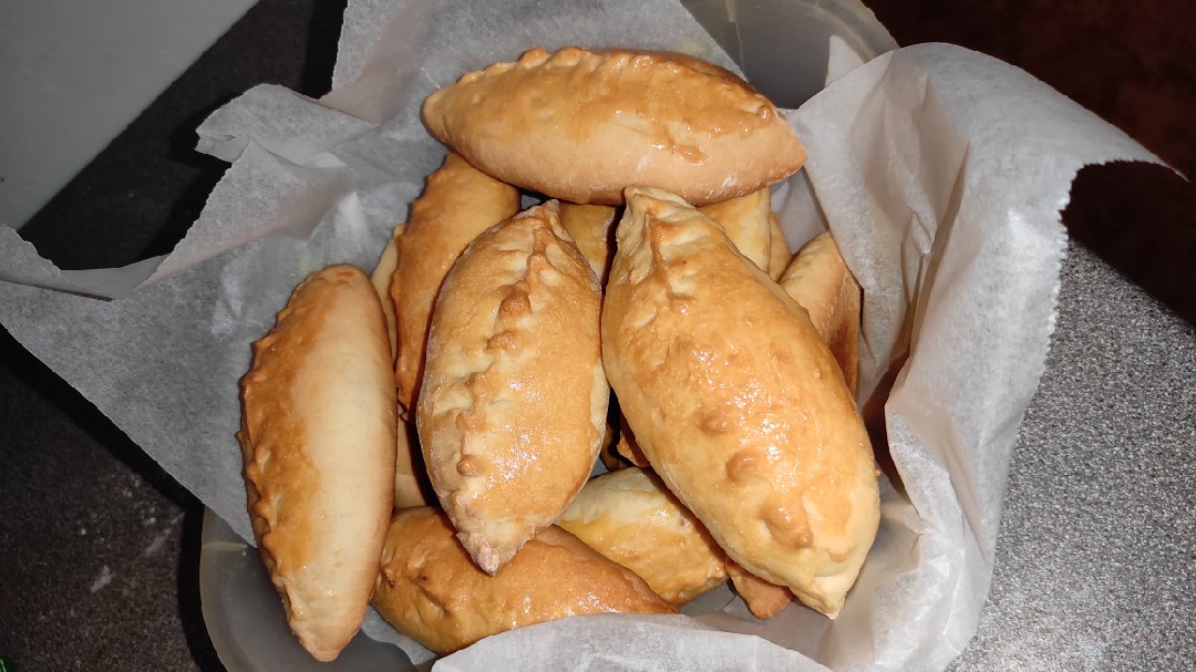Пирожки с капустой, рисом и яйцом