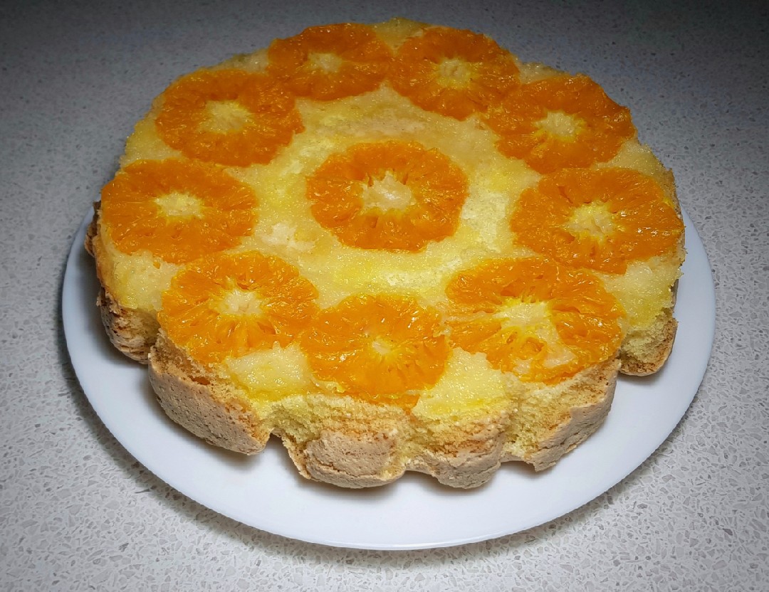 Быстрый творожный пирог с мандаринами на сковороде