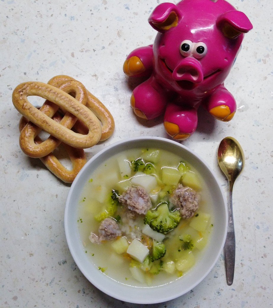 Детский суп с рисовыми фрикадельками и овощами👍