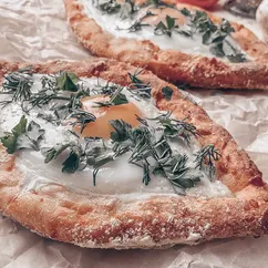 Пп-хачапури по-аджарски на творожной основе с сыром и зеленью🍳