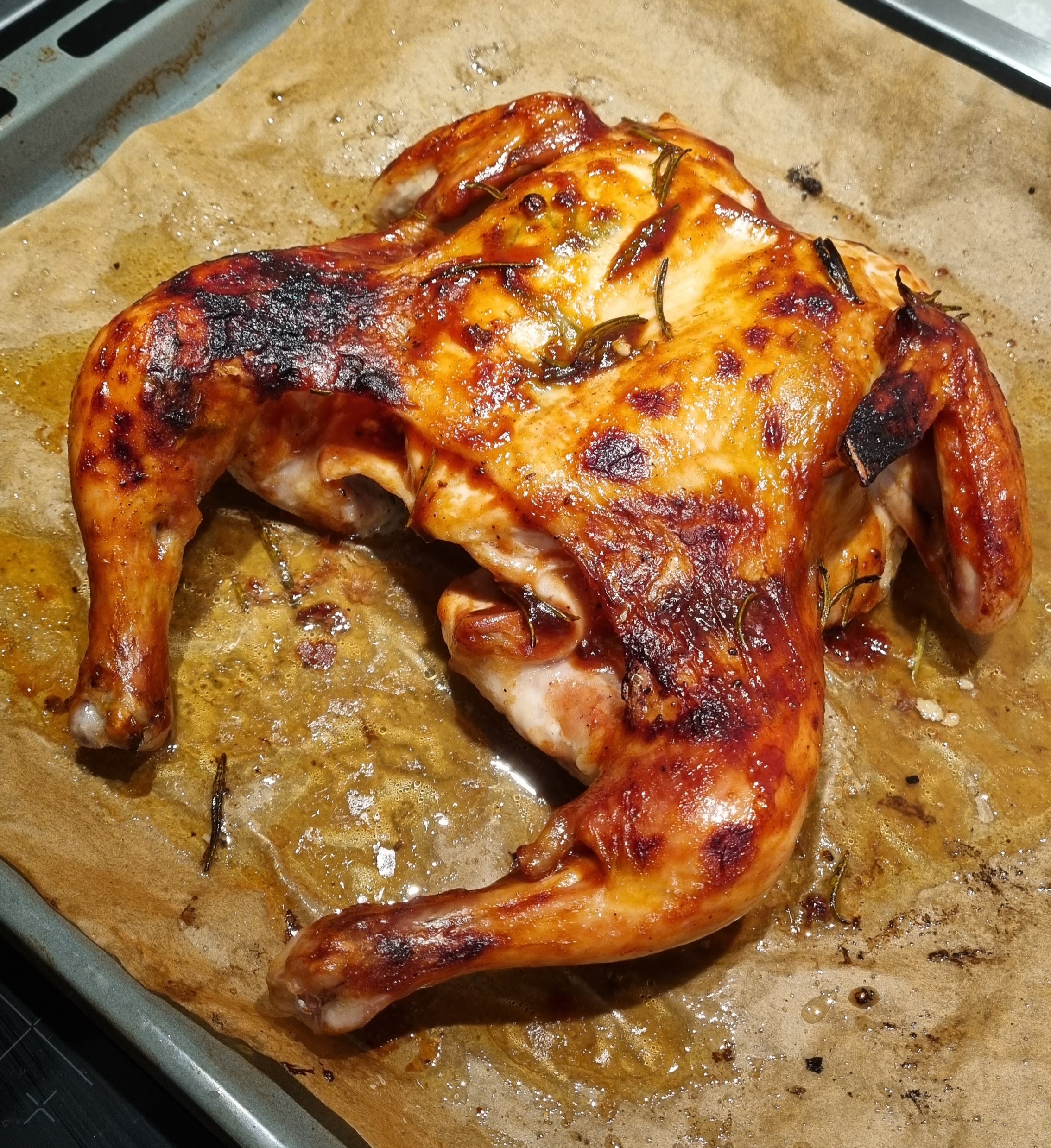 Ароматная курица в духовке с соусом барбекю