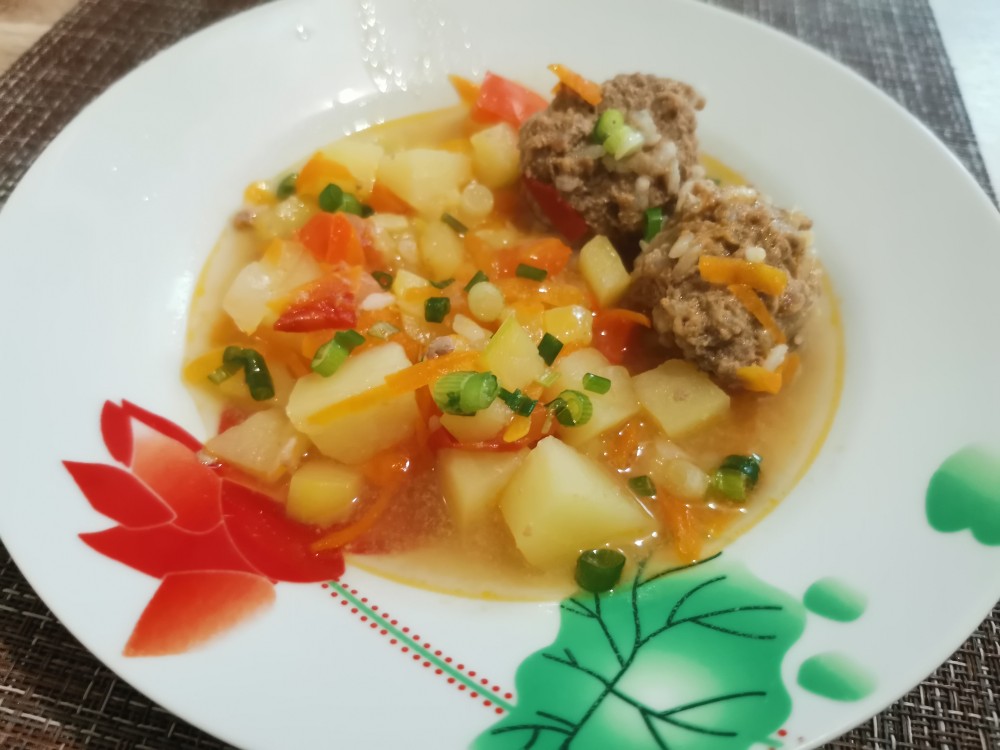 Овощное рагу с тефтелями