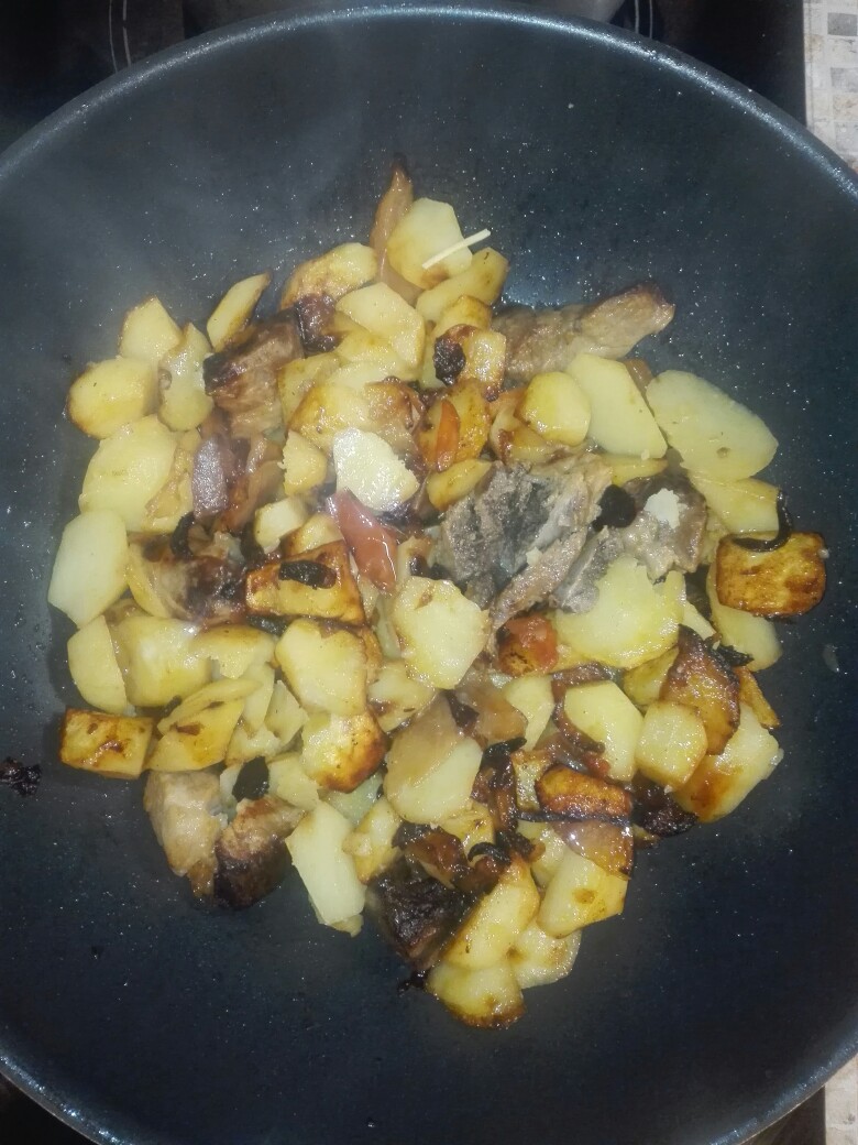 Жареное мясо с кислой капустой и картошкой - пошаговый рецепт с фото