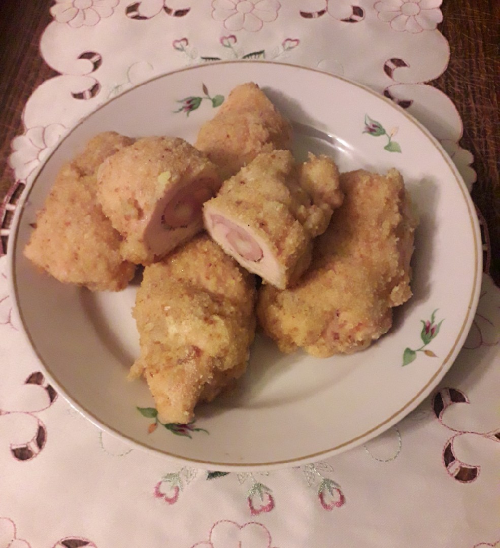 Куриные рулетики с ветчиной и сыром