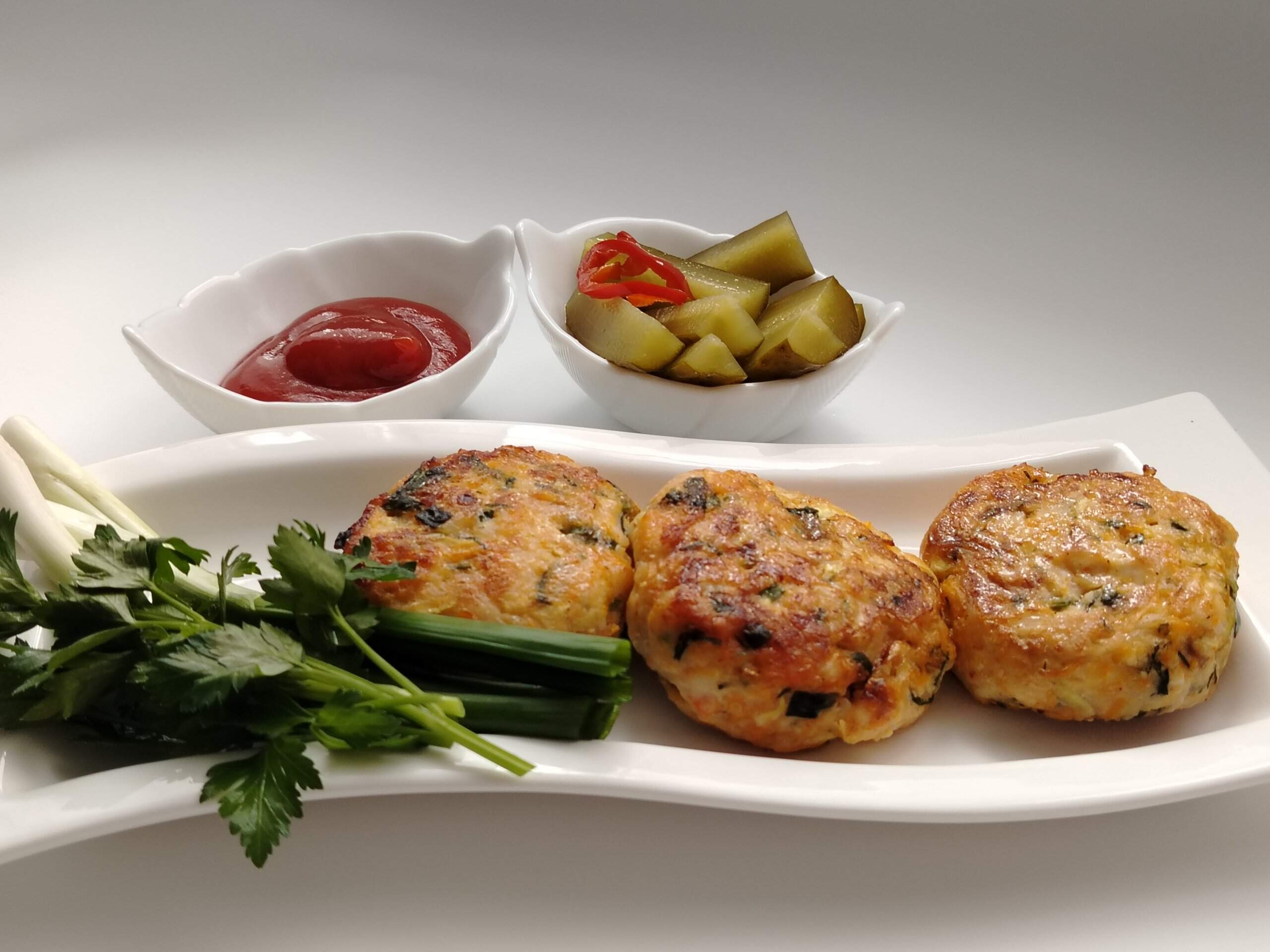 Рубленые котлеты с овощами