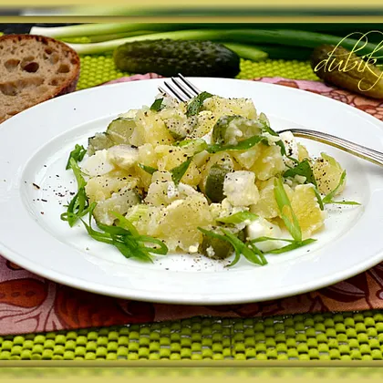 Картофельный салат с малосольными огурчиками