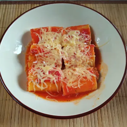 Фаршированные паккери (paccheri) в томатном соусе