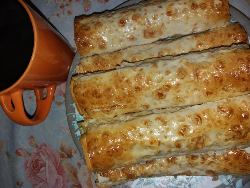 Сосиски в лаваше с сыром