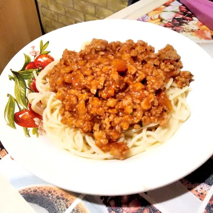 Спагетти с пастой Болоньезе