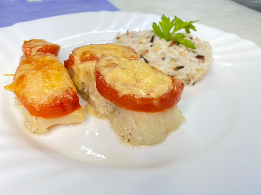 Салат из морского языка с помидорами и морской капустой - рецепт с фото