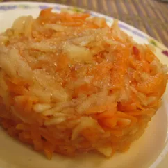 Салат из моркови и яблок