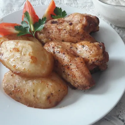 Крылышки с картошкой в духовке, вкусный рецепт