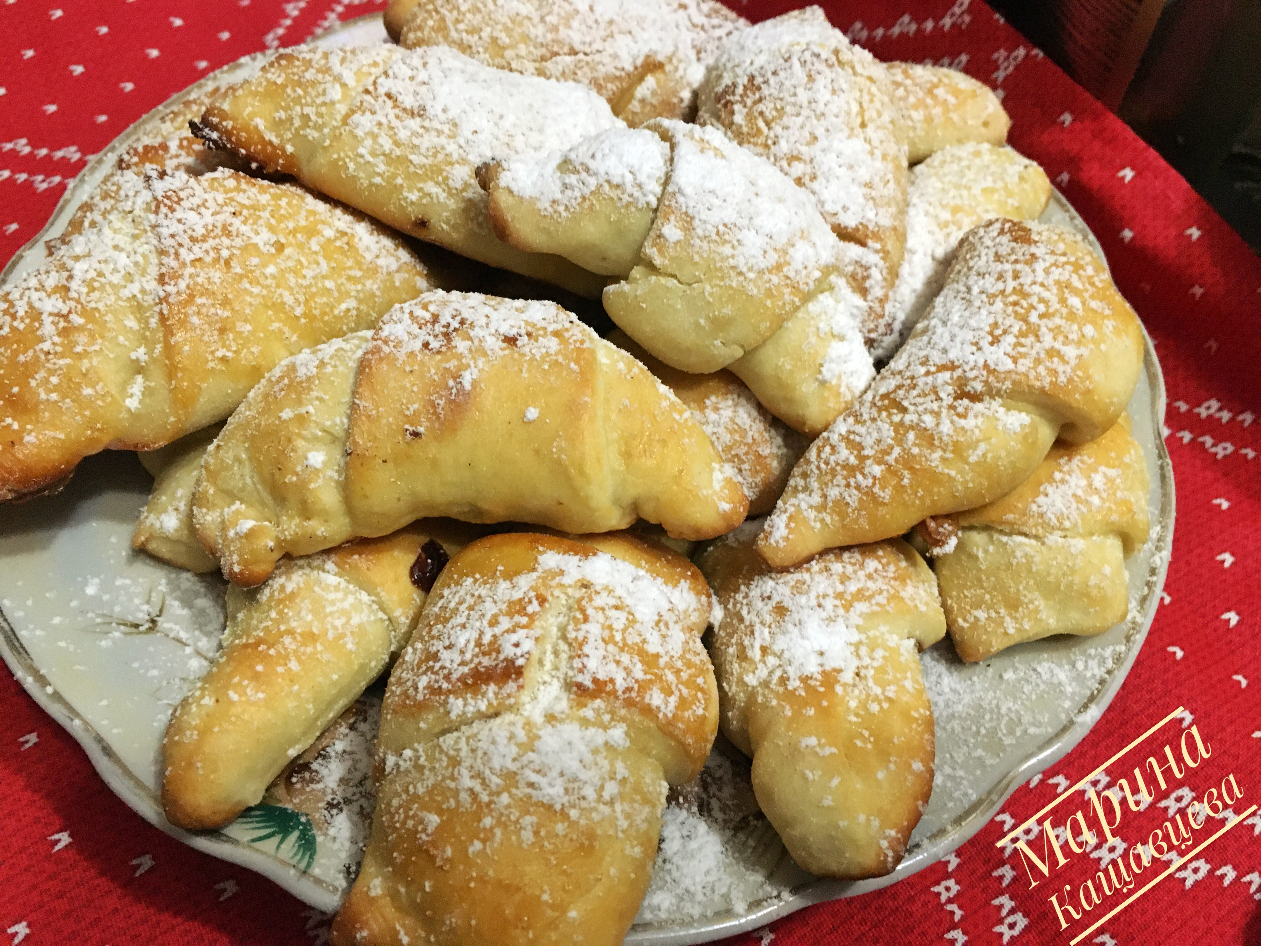 Рогалики с шоколадной начинкой (на кислом молоке)