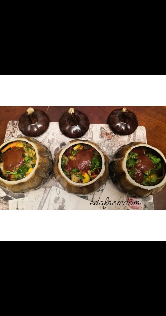 Курочка с овощами в горшочке - 2