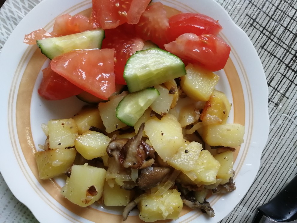 Картофель с вешенками