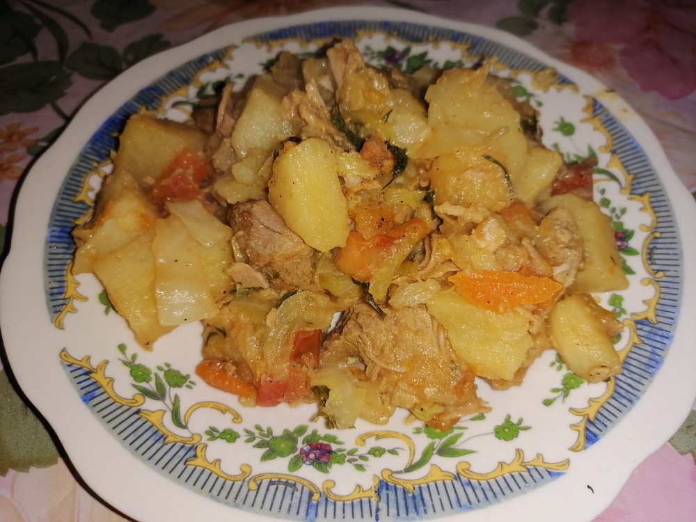 Мясо с картофелем и капустой