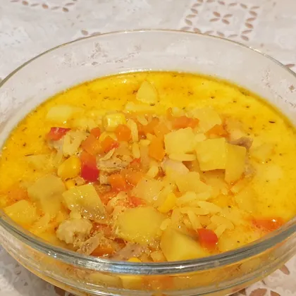 Сливочный суп с курицей, кукурузой и рисом