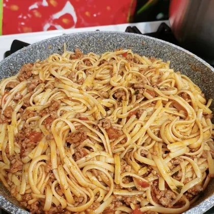 Соус болоньезе со спагетти