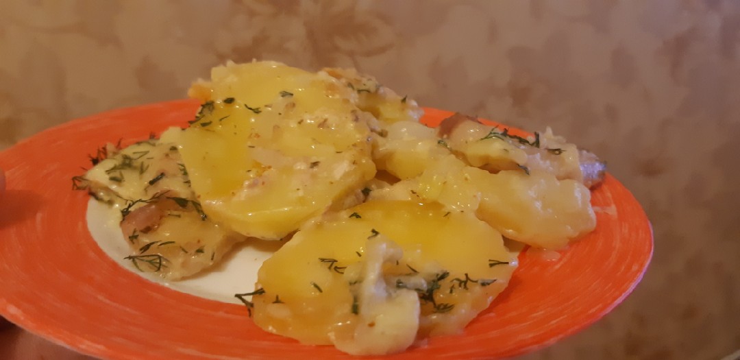 Картошка с грудинкой в духовке