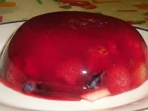 Безе с нектаринами и клубникой