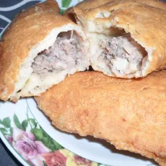 Чебуреки с мясом на дрожжевом, кефирном тесте