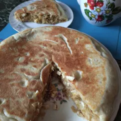 Заливной пирог с капустой на сковороде