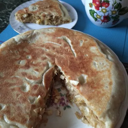 Заливной пирог с капустой на сковороде