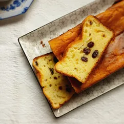 Кекс с изюмом