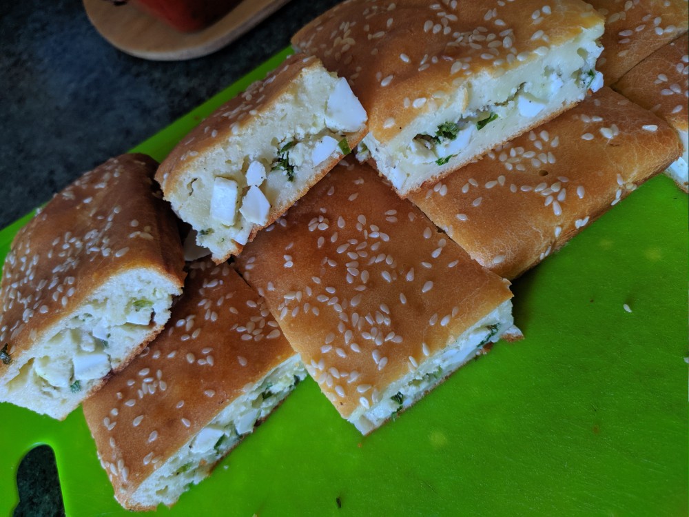 Заливной пирог с яйцами и луком 😉🥚🧅🥧☕