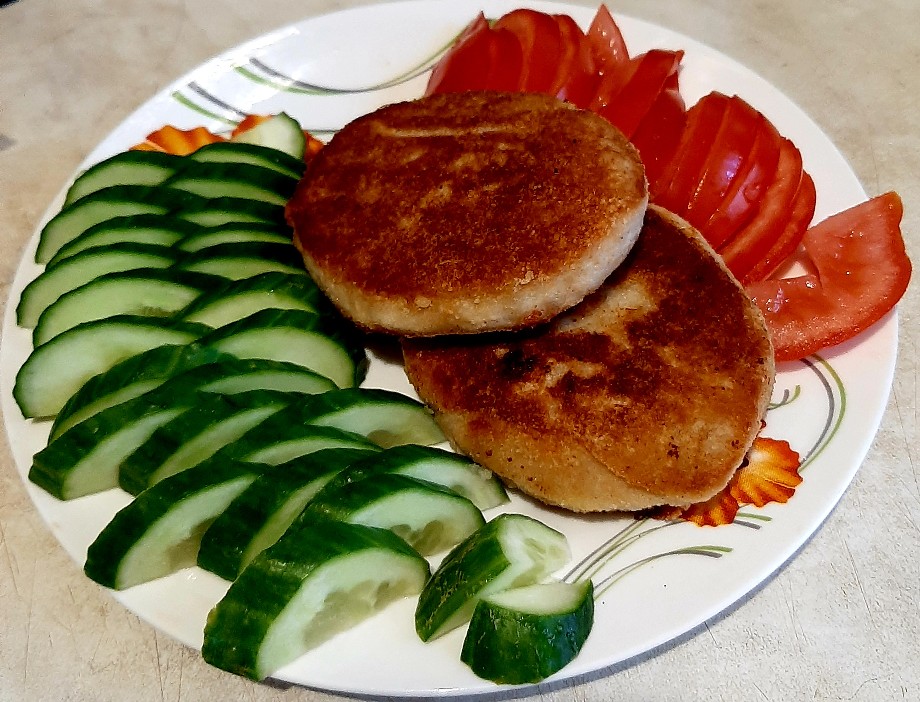 Бифштекс куриный овощами