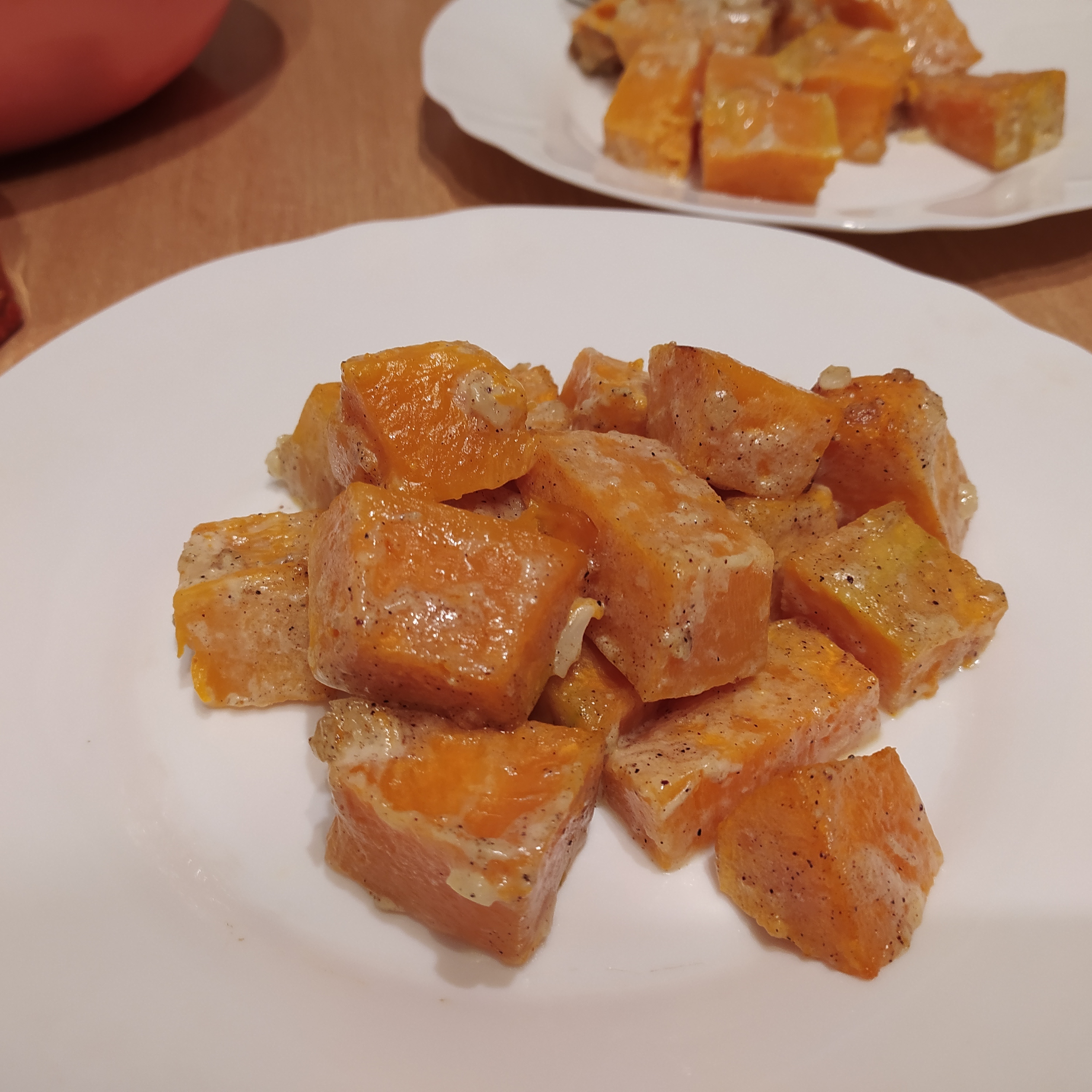 Запечённая тыква с майонезом и чесноком