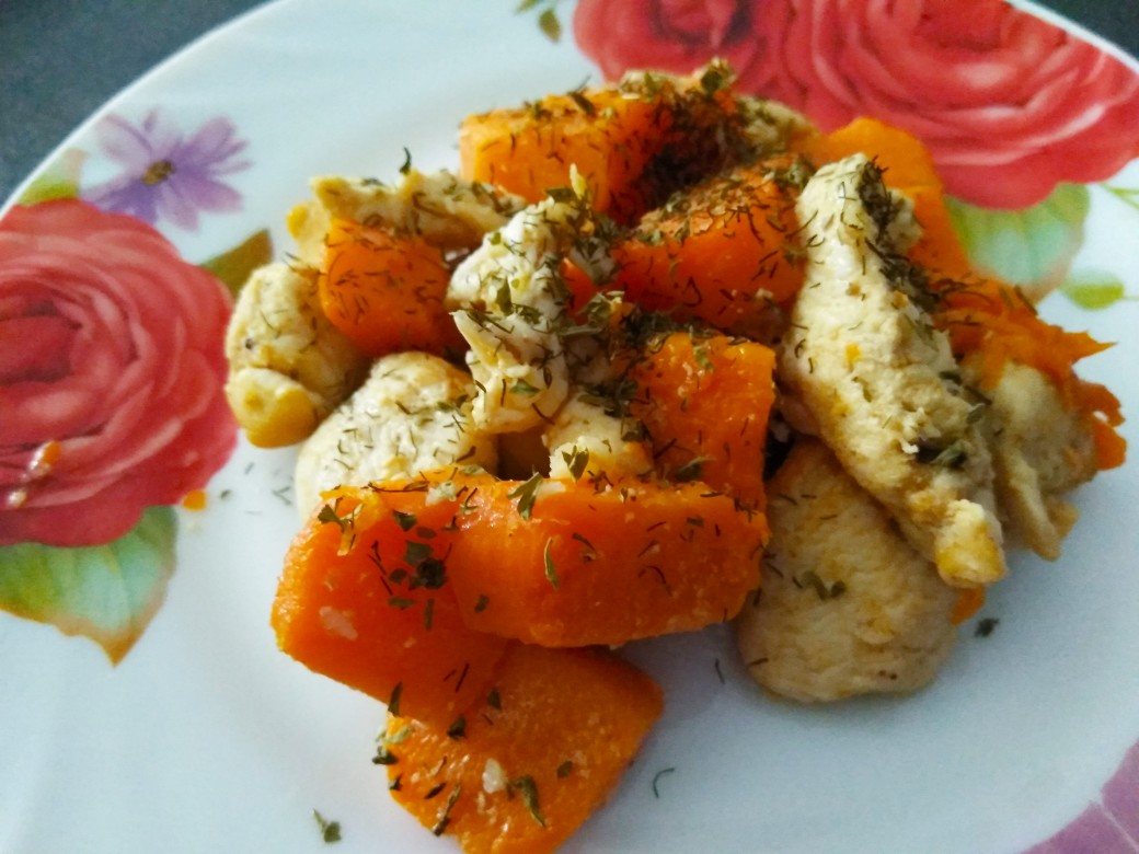 Куриное мясо, запечённое с тыквой
