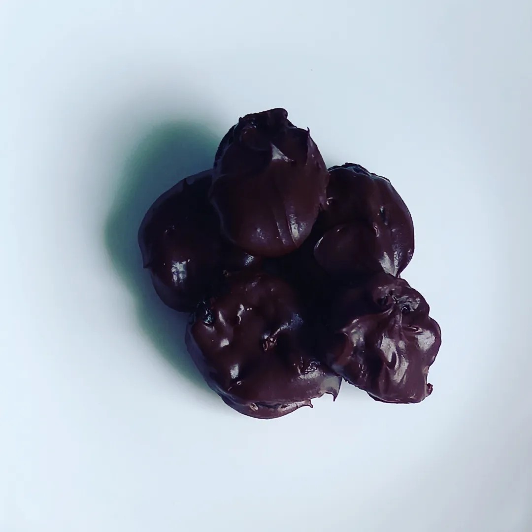 Raw Чернослив в шоколаде