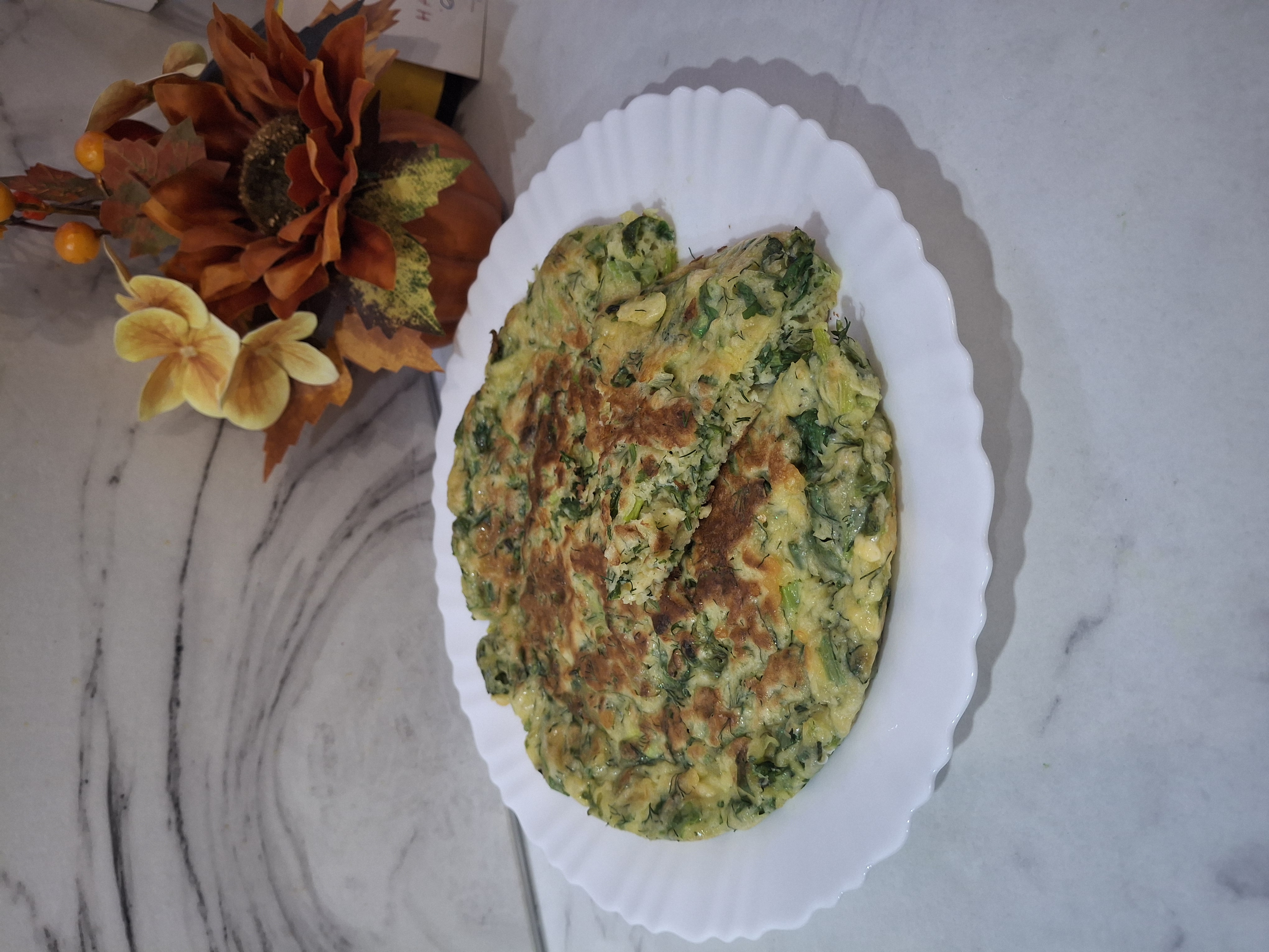 Лепёшка с зеленью на сковороде