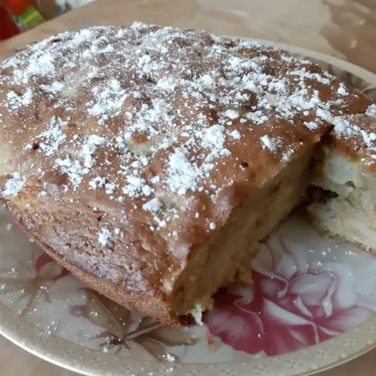 Шарлотка с грушей