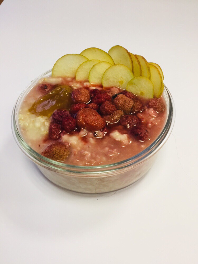 Нежная овсянка с 🍓🍐🍯