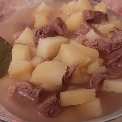 Тушёная говядина с картофелем в мультиварке )