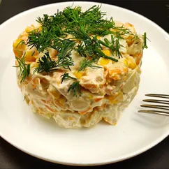 Салат с кукурузой и грибами 