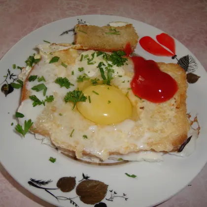 Яйцо в Хлебе на Завтрак