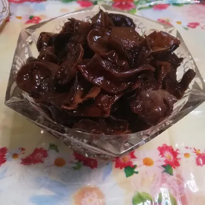 Корейский салат из чёрного древесного гриба